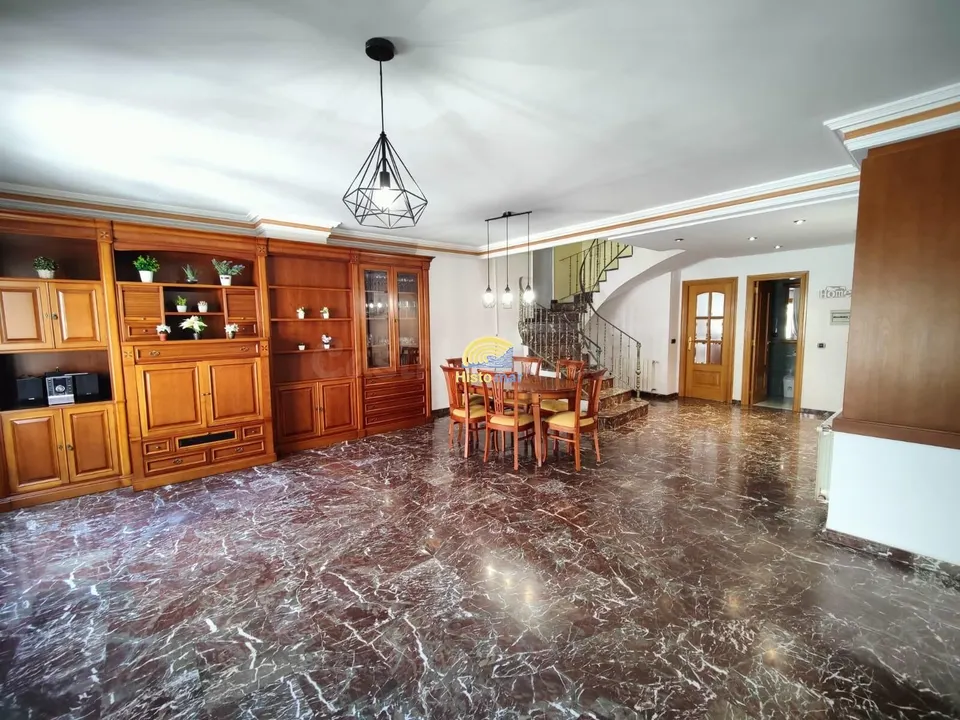 GRAN CASA EN EL CENTRO DE SAGUNTO