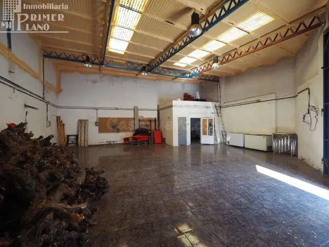 2 naves de 217 m2 de superficie en total con 26 metros de fa - foto 4