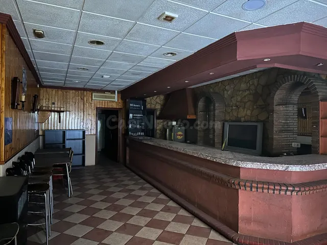 Amplio Local Comercial en Venta en el centro de Armilla (BAR - foto 2