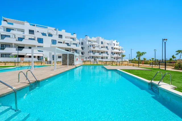 Moderno apartamento de 2 dormitorios en Santa Rosalia Lake a - foto 2