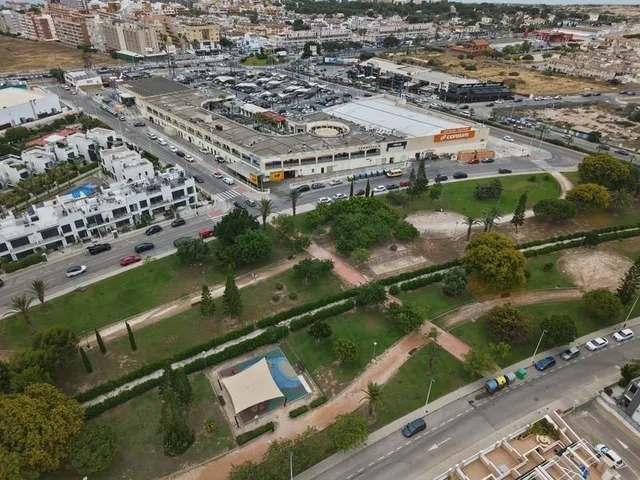 Adosado de 3 dormitorios con gran espacio exterior en Punta Prima — 39