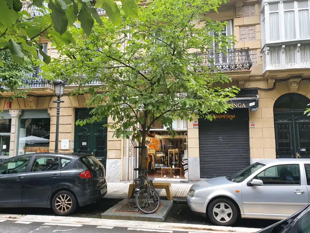 SE VENDE LOCAL COMERCIAL EN EL CENTRO — 5
