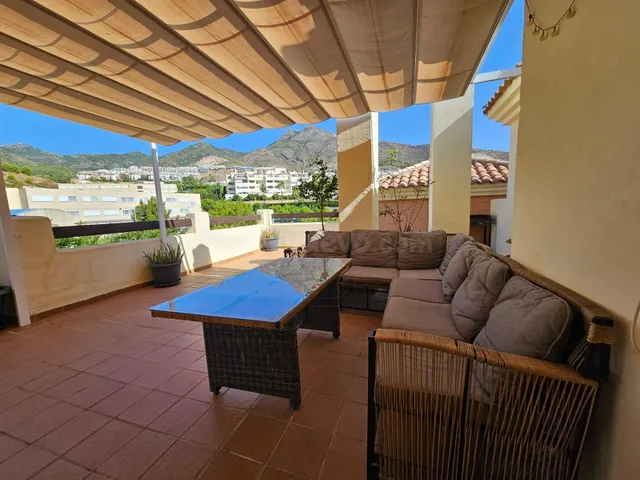 ÁTICO CON GRAN TERRAZA SOLÁRIUM EN ARENAL GOLF – DISPONIBLE  - foto 3