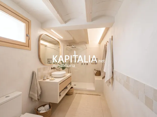 Casa en VENTA en Cerdà con cochera, patio interior y chimenea, ideal para reformar — 20