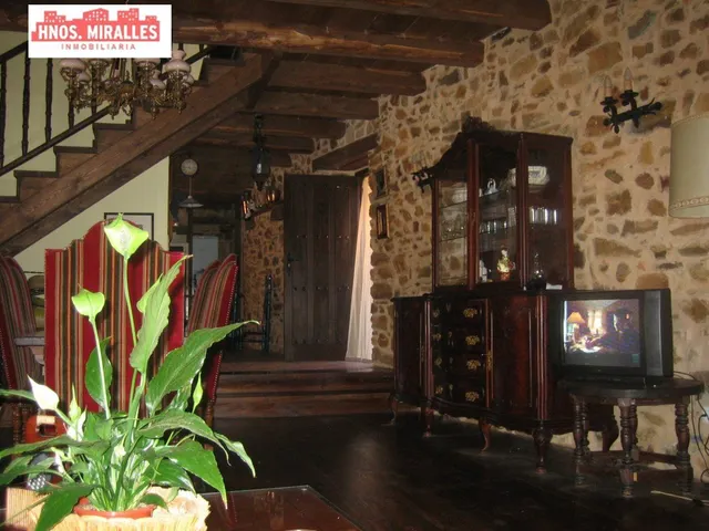 SE  VENDE CASA TIPICA MARAGATA INDEPENDIENTE EN EL CAMINO DE SANTIAGO — 13