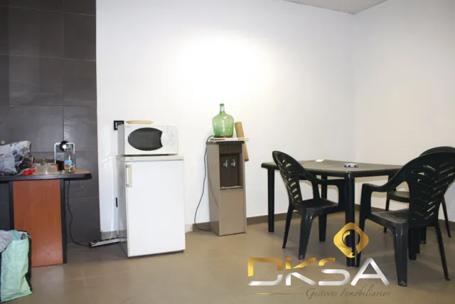 Nave con oficinas muy bien ubicada, ocasión!! — 11
