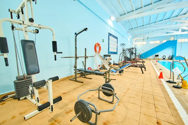 Piso Alminares del Genil, pisazo de 195 m2 con piscina, sauna y gimnasio — 35