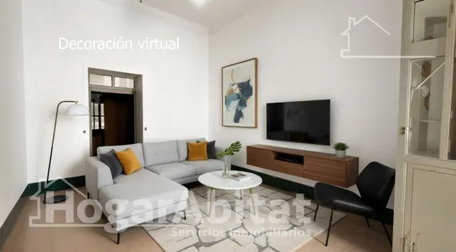 ¡OPORTUNIDAD DE INVERSIÓN! AMPLIA CASA CON TERRAZA EN EL CEN - foto 3