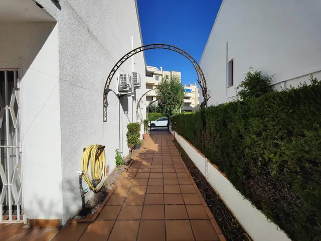 Casa adosada en Calafell de 3 habitaciones y gran jardín cerca del tren — 40