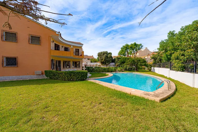 Villa mediterránea con vistas al valle a la venta en el cent - foto 3