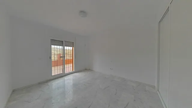 Venta de Vivienda en Marbella, Málaga. Activo Si Posesión / Alquilado / No se Puede Financiar. — 18