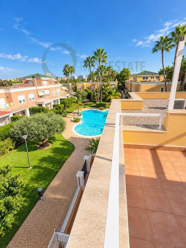 Exclusivo chalet adosado en Alicante golf, playa de san juan con piscina, terrazas y garaje — 16