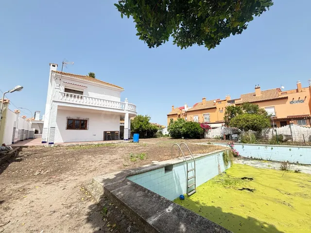 ¡CHALET INDEPENDIENTE EN LA MEJOR ZONA DE RINCONCILLO! — 3