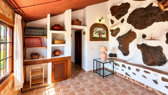 Finca exclusiva en Vilaflor · 2 viviendas, viñedo, bodega y piscina — 46