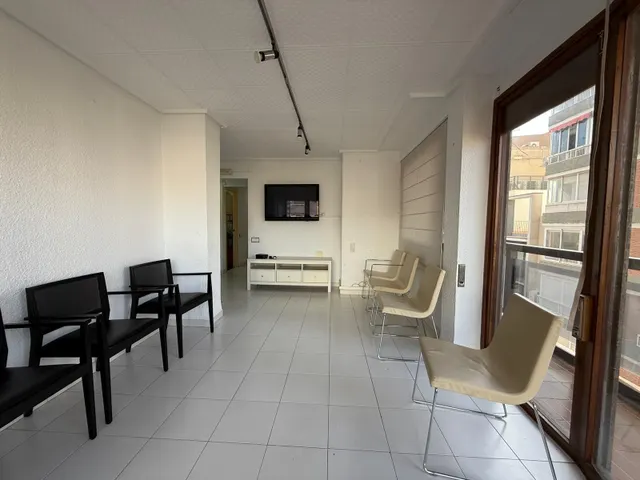 Piso en el centro de Alicante – Amplio, luminoso y con vistas despejada — 18