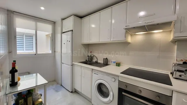 Piso en el centro de San Pedro Alcantara de 2 habitaciones y - foto 3