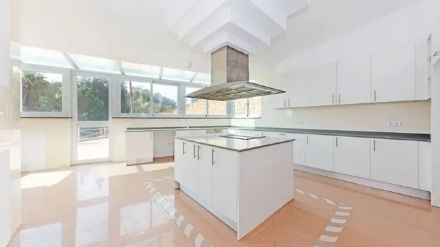 Chalet 5 habitaciones 919m² en venta - Puerto de la Torre — 44
