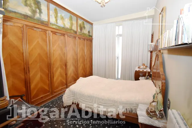 Casa semireformada con garaje y dos terrazas, en el centro — 32