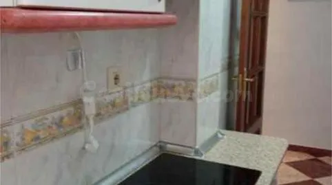 PISO EN ZONA PLAZA DE TOROS – IDEAL PARA ESTUDIANTES Y/O TRA - foto 2