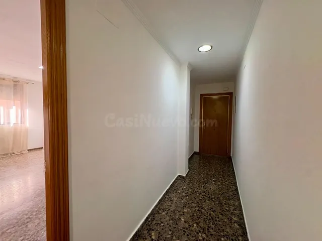 Alquiler SIN MOBILIARIO por 800€ — 2