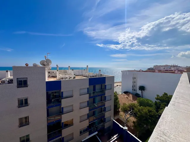 ATICO DUPLEX EDIFICIO EN PRIMERA LINEA PLAYA DE LOS LOCOS - foto 3