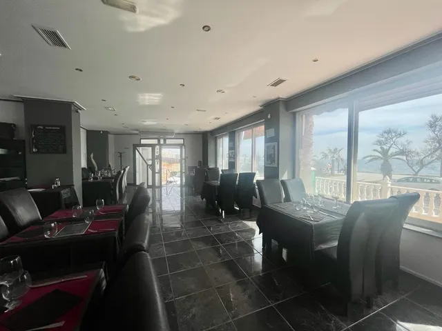Local Comercial en primera linea Playa del Cura / licencia de restaurante — 2