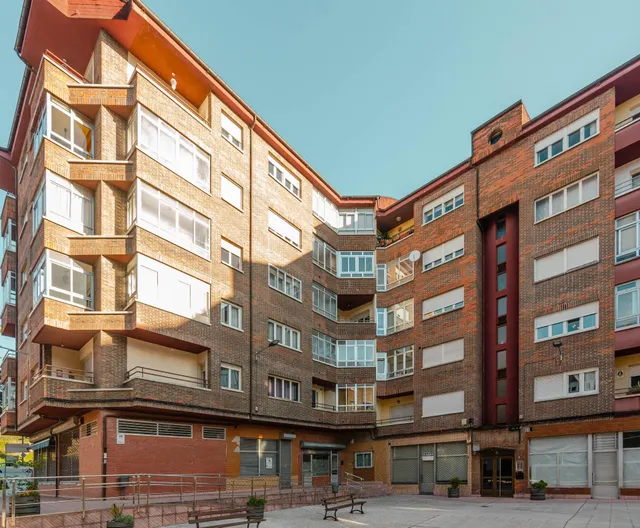 Piso en la estrecha , Oviedo — 35