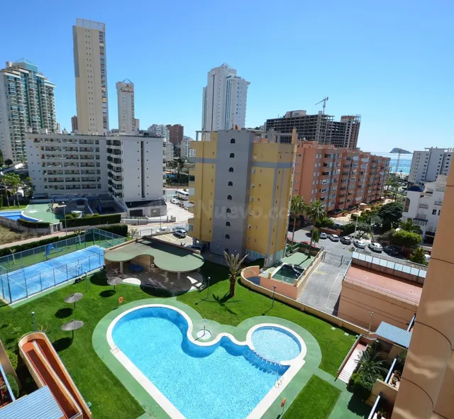 SE VENDE PISO CON GARAJE DE DOS DORMITORIOS CALA VILLAJOYOSA - foto 4