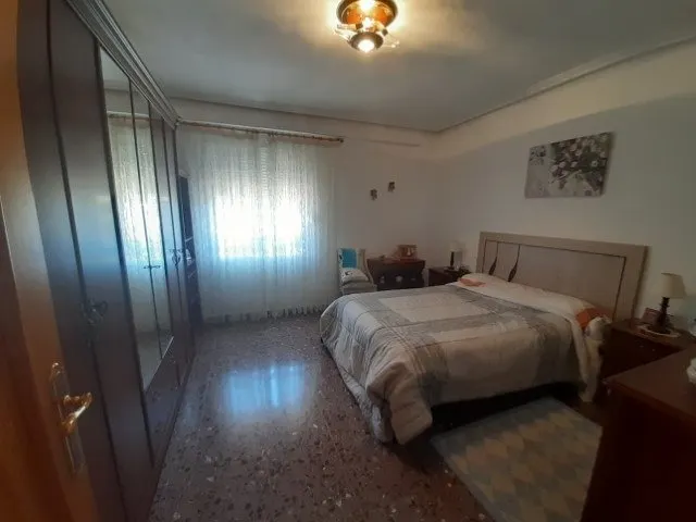 Casa vallada en la ciudad — 39