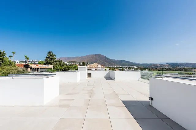 Chalet 3 habitaciones 220m² en venta - Costa Del Sol — 28