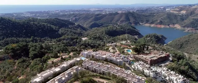 Exclusivo ático de lujo en una preciosa urbanización a solo  - foto 5