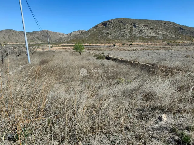 SE VENDE PARCELA EN BARBARROJA CERCA DEL PUEBLO — 8