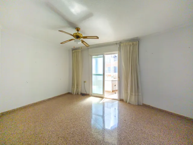 Apartamento en primera línea de playa en La Mata, con vistas al mar y plaza de garaje incluida. — 14