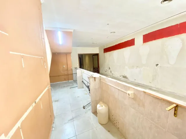 Local comercial de grandes dimensiones en el centro de Lorca - foto 3