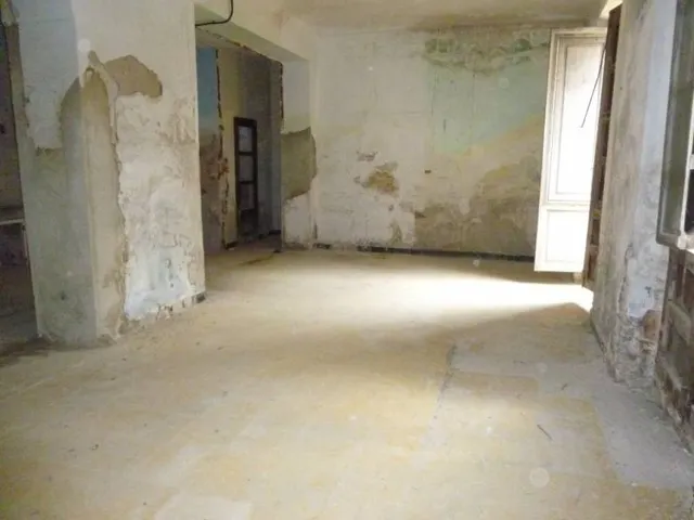 OCASION - LOCAL DE 200 M2 EN C/ ANICETO COLOMA — 4