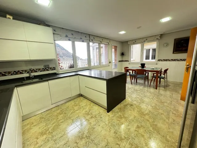 Espectacular Piso Ático con Terraza de 100m2, garaje y trastero — 8