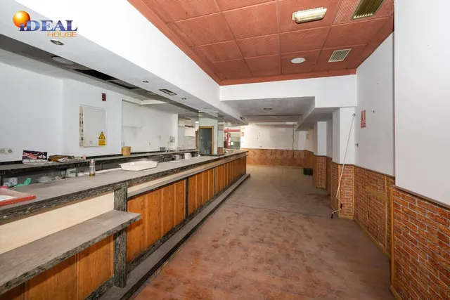 SE VENDE LOCAL COMERCIAL FRENTE estación DE AUTOBUSES - foto 4