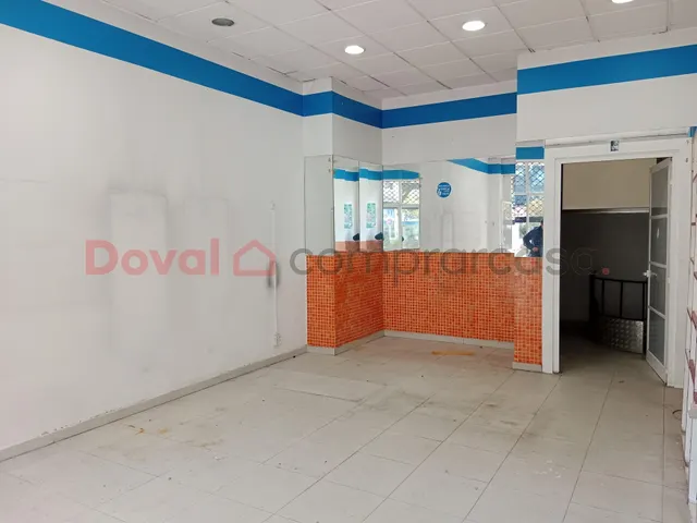 LOCAL COMERCIAL EN PIZARRO — 2