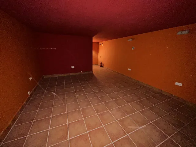 Local comercial 140m² en venta - Villamartin — 22