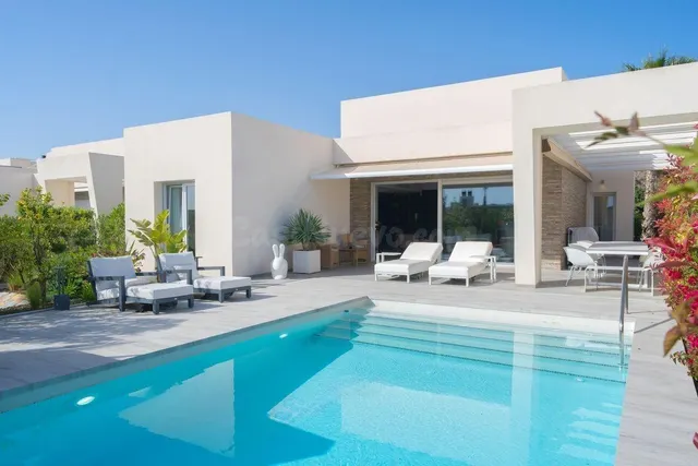 GRAN VILLA EN ALGORFA: 2 HAB, 3 BAÑOS - foto 4