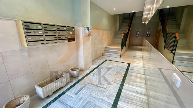 AMPLIO PISO DE 3 DORMITORIOS — 29
