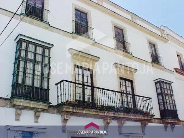 CASA PALACIO DEL AÑO 1865 MUY CENTRICO EN JEREZ DE LA FRONTE