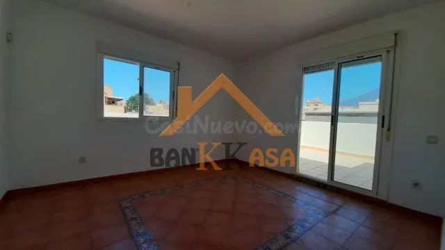 SE VENDE ÁTICO EN EL EJIDO ZONA LOMA DE LA MEZQUITA - foto 4