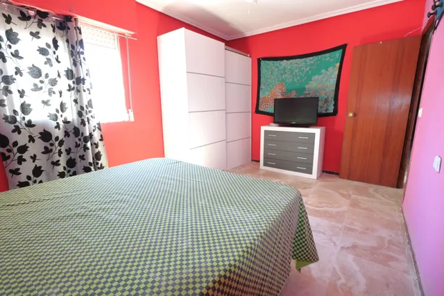 AMPLIO APARTAMENTO JUNTO A LA PLAYA — 13