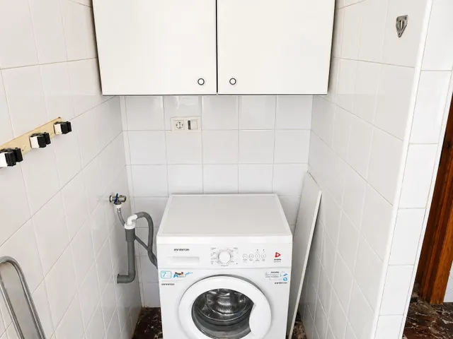 Piso en Armila junto parada de metro todo exterior. — 32