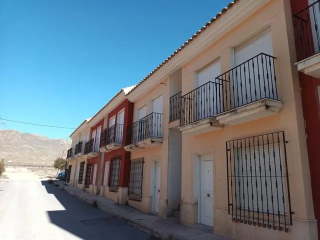 Obra parada de 16 viviendas — 21