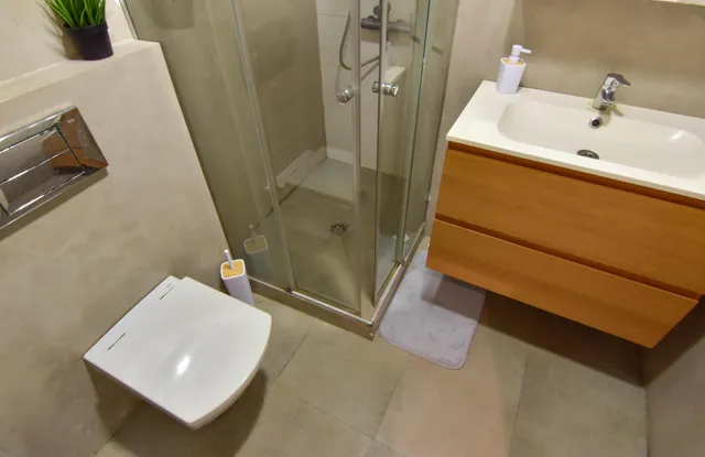 VIVIENDA REFORMADA EN EL CENTRO DE VALENCIA — 21
