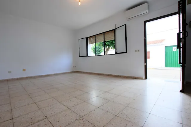 Casa con cochera en Valdelacalzada — 12