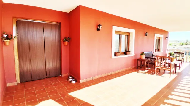 Urbis te ofrece un chalet en venta en Ciudad Rodrigo, Salamanca. — 26
