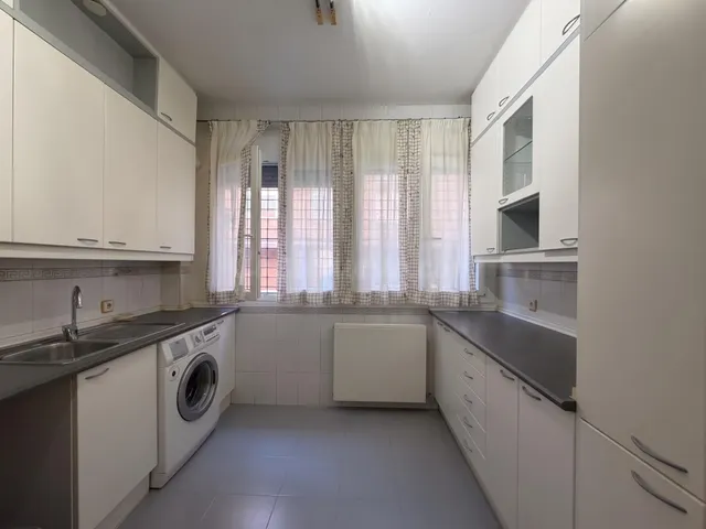 URBAMAR ALQUILA: Luminosa vivienda totalmente amueblada junto al Metro Antonio Machado — 2